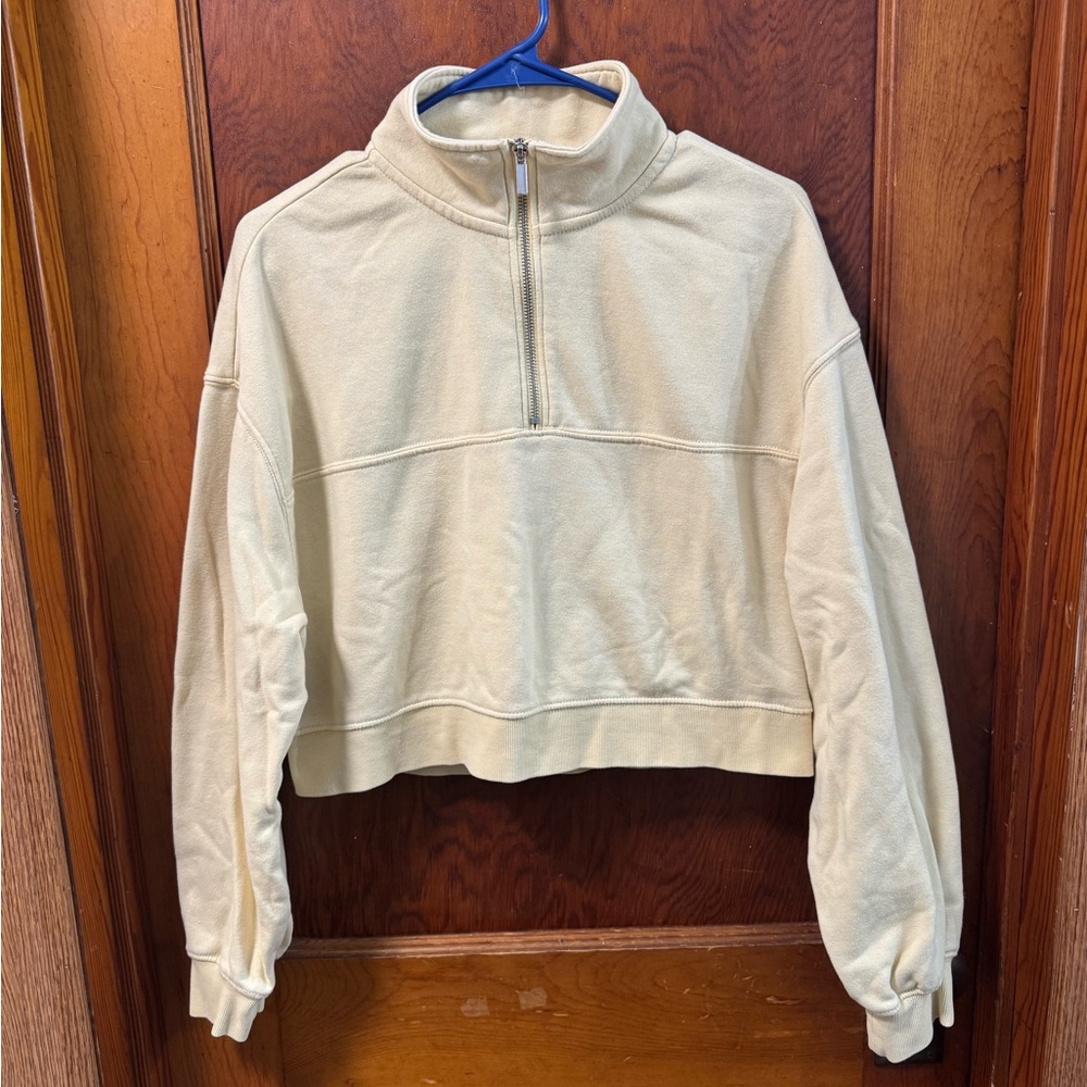 H&M Cropped Pullover Women’s Medium Yellow High Neck Lounge Comfy